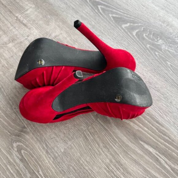 Jessica Simpson Red suede heels - Picture 6 of 10